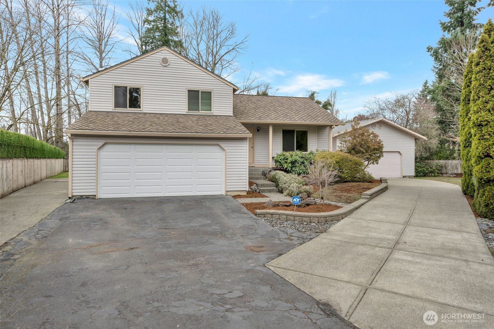 953 Field Avenue Northeast Renton, WA 98059 - Photo 2 of 25