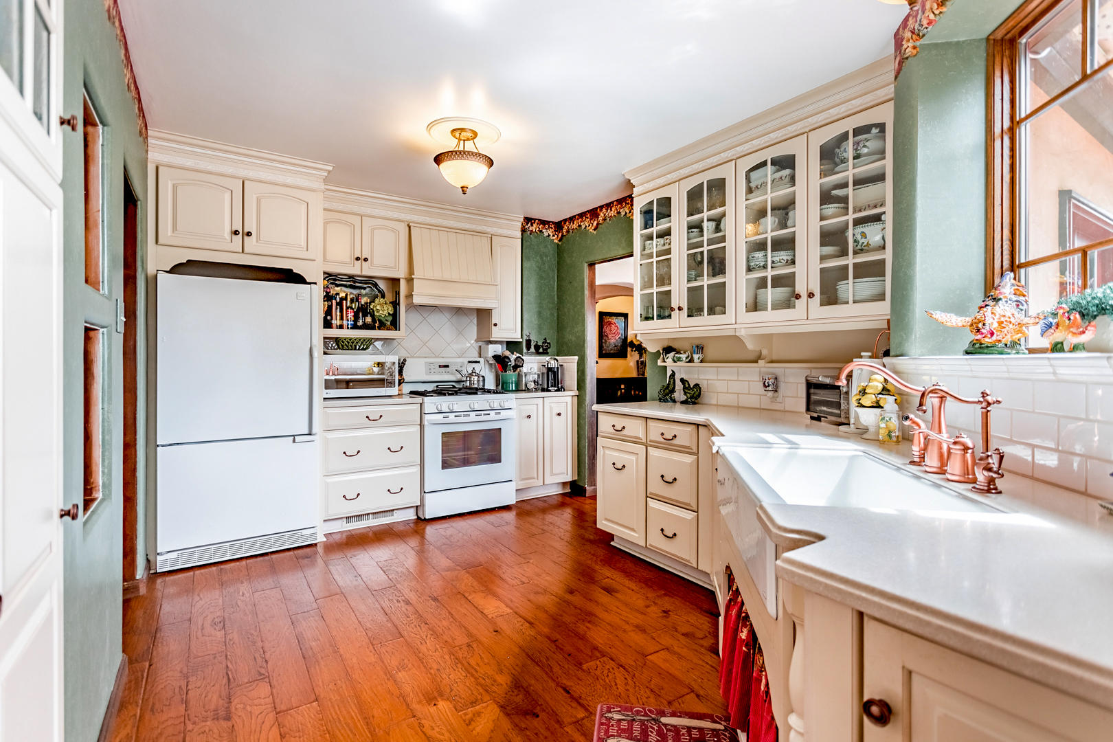 2196 Terrace Street Redding, CA 96001 - Photo 12 of 42 14 kitchen