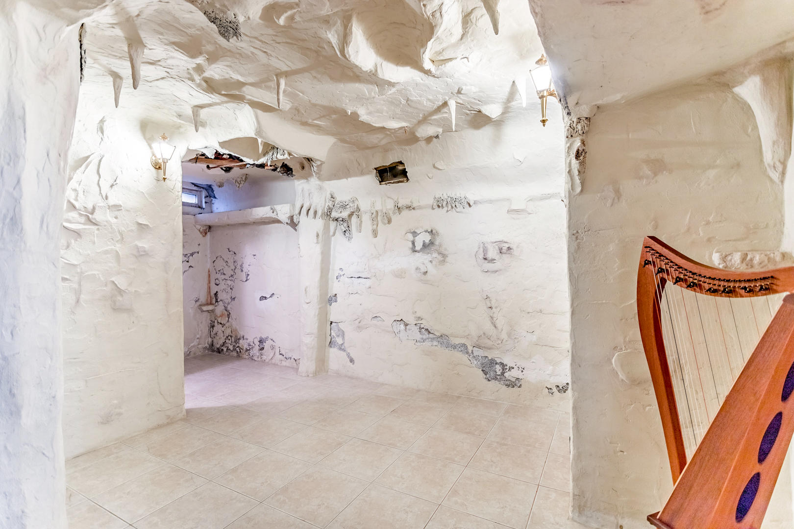 2196 Terrace Street Redding, CA 96001 - Photo 29 of 42 56 downstairs