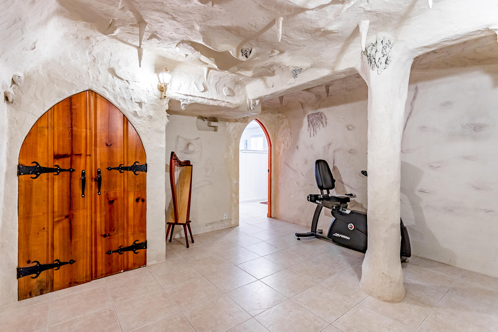 2196 Terrace Street Redding, CA 96001 - Photo 30 of 42 57 downstairs