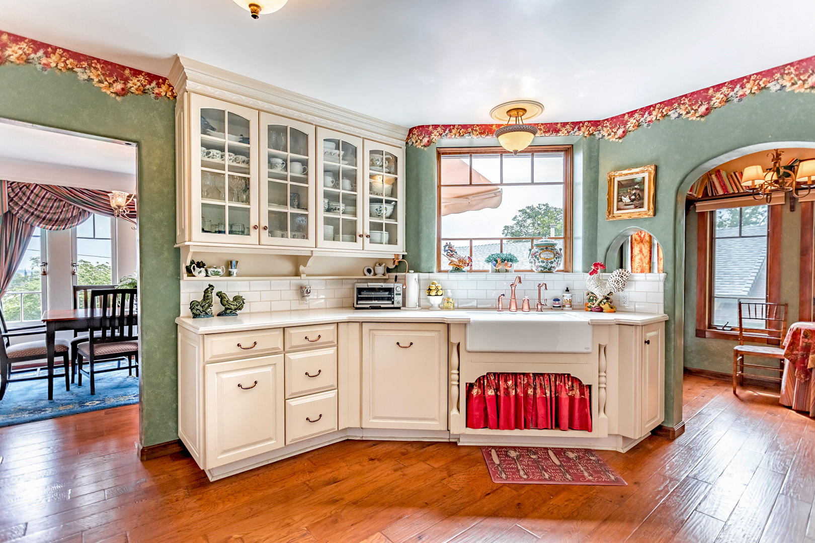 2196 Terrace Street Redding, CA 96001 - Photo 7 of 42 13 kitchen