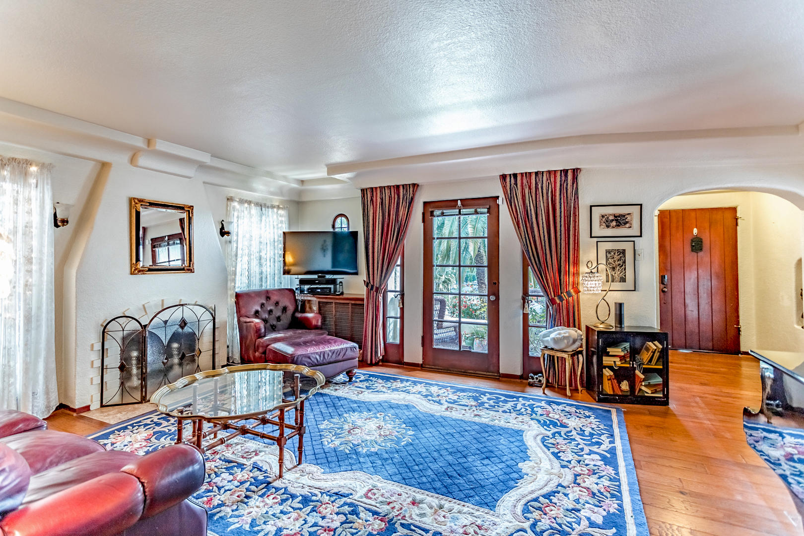 2196 Terrace Street Redding, CA 96001 - Photo 9 of 42 8 living