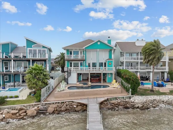 $927,000 | 1331 Edwards Drive, Dickinson, TX 77539