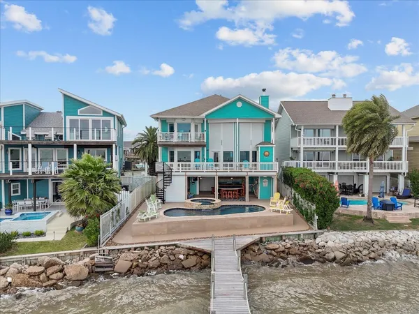 $927,000 | 1331 Edwards Drive, Dickinson, TX 77539