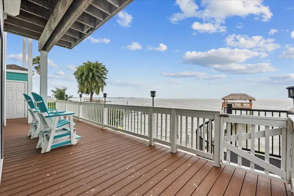 $927,000 | 1331 Edwards Drive, Dickinson, TX 77539
