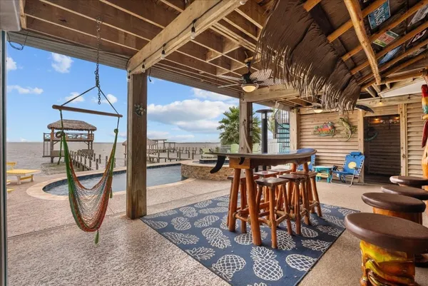 $927,000 | 1331 Edwards Drive, Dickinson, TX 77539