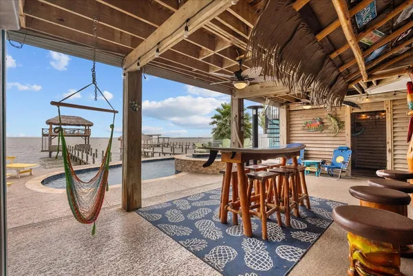 $927,000 | 1331 Edwards Drive, Dickinson, TX 77539