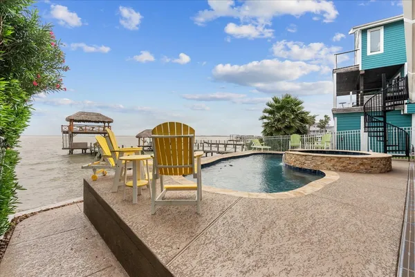 $927,000 | 1331 Edwards Drive, Dickinson, TX 77539