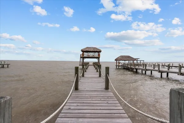 $927,000 | 1331 Edwards Drive, Dickinson, TX 77539