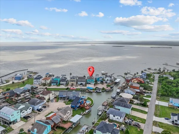 $927,000 | 1331 Edwards Drive, Dickinson, TX 77539