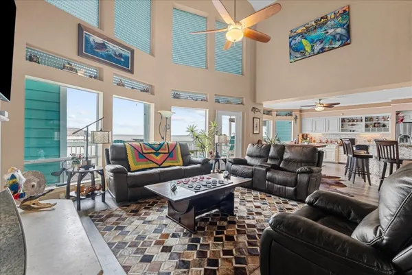 $927,000 | 1331 Edwards Drive, Dickinson, TX 77539