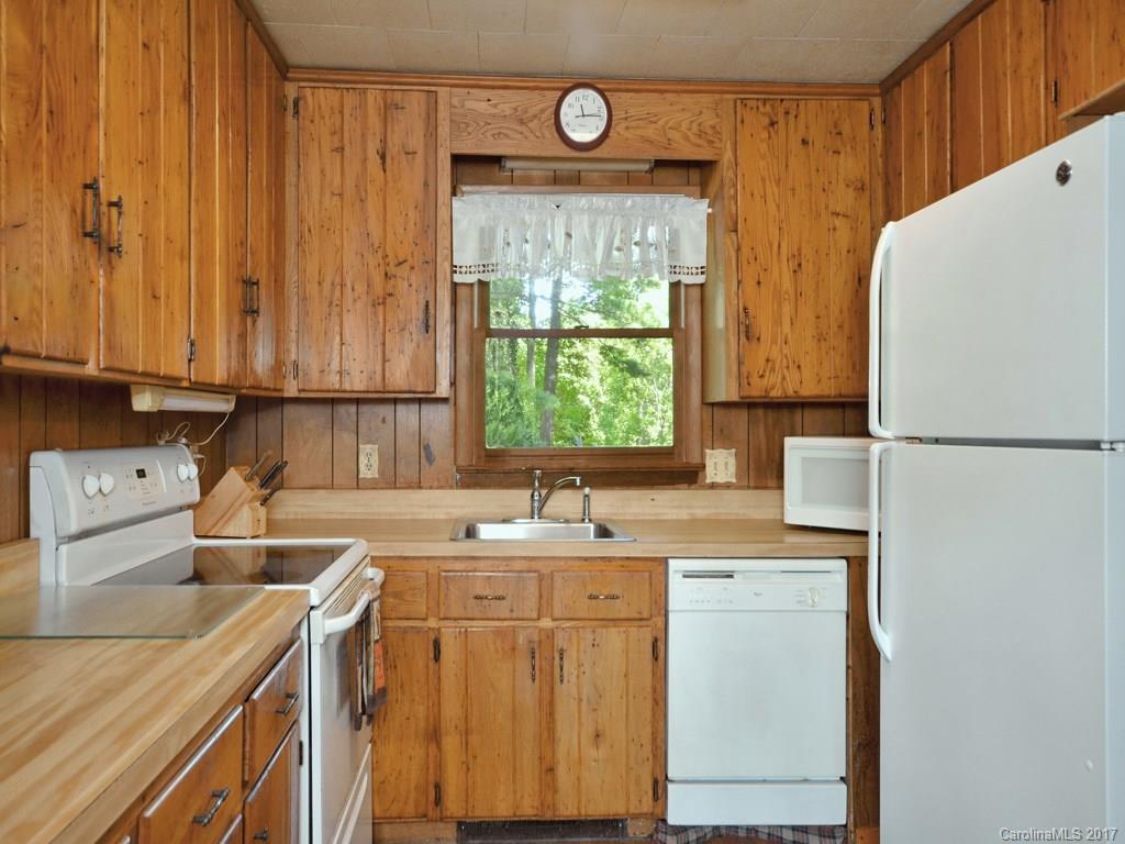 531 Old Dummy Line Road Balsam, NC 28707 - Photo 5 of 12 Gallery Image 5