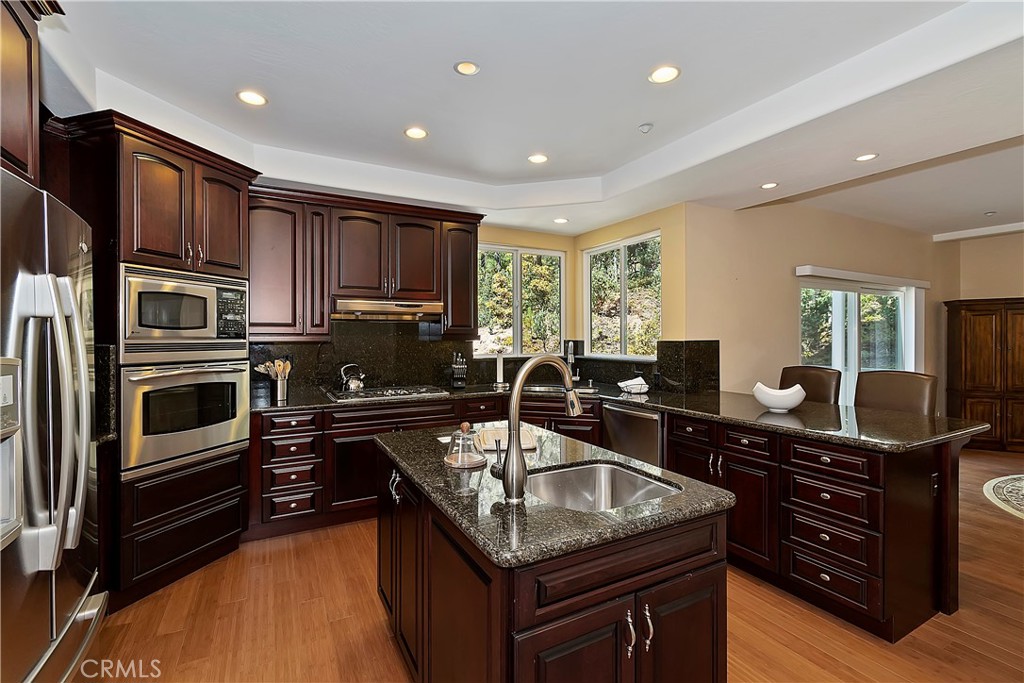 27732 North Bay Road Lake Arrowhead, CA 92352 - Photo 12 of 36