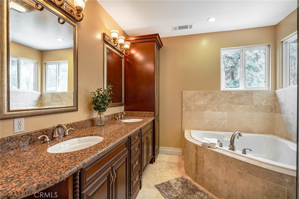 27732 North Bay Road Lake Arrowhead, CA 92352 - Photo 23 of 36