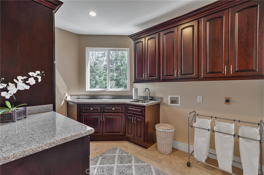 27732 North Bay Road Lake Arrowhead, CA 92352 - Photo 29 of 36