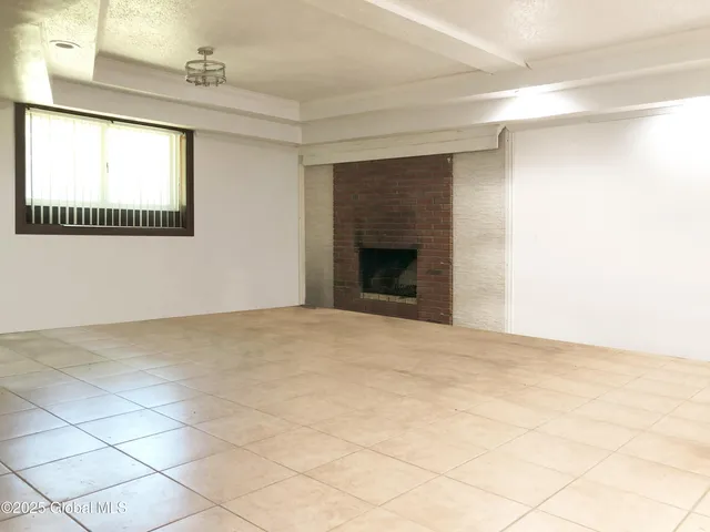 $2,600 | 2441 Avenue A, Schenectady, NY 12308