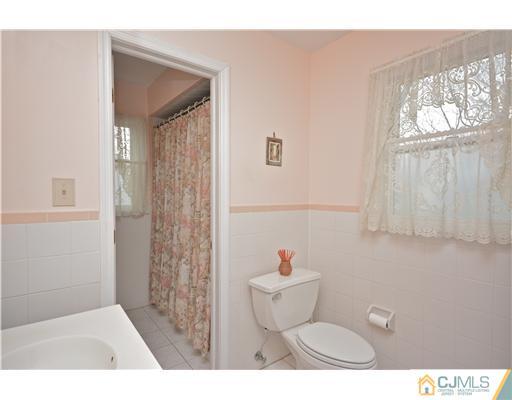 584 New Dover Road Colonia, NJ 07067 - Photo 13 of 25 Gallery Image 13