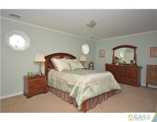 584 New Dover Road Colonia, NJ 07067 - Photo 14 of 25 Gallery Image 14