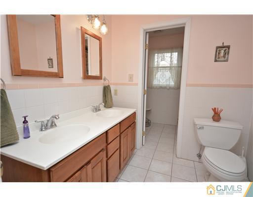 584 New Dover Road Colonia, NJ 07067 - Photo 15 of 25 Gallery Image 15