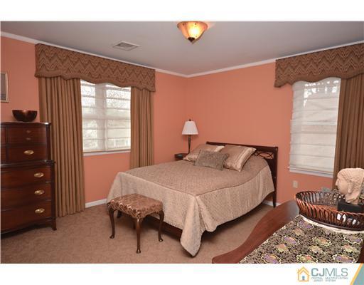 584 New Dover Road Colonia, NJ 07067 - Photo 16 of 25 Gallery Image 16