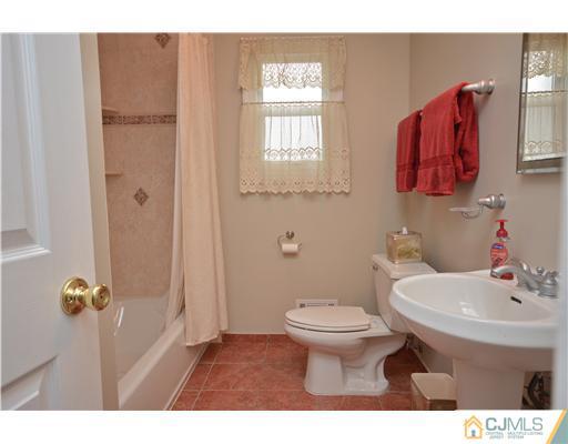 584 New Dover Road Colonia, NJ 07067 - Photo 20 of 25 Gallery Image 20