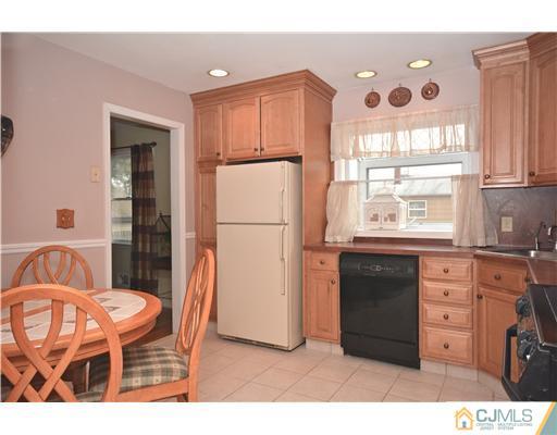 584 New Dover Road Colonia, NJ 07067 - Photo 4 of 25 Gallery Image 4