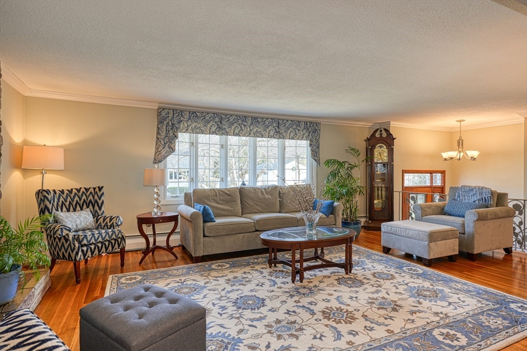 20 Spring Valley Road Burlington, MA 01803 - Photo 9 of 42 Gallery Image 9