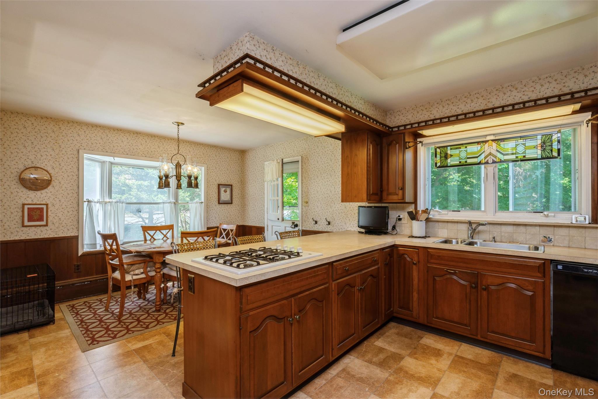 199 North Country Road Port Jefferson, NY 11777 - Photo 6 of 42