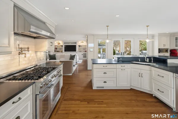 $3,495,000 | 5 Middlesex Road, Darien, CT 06820