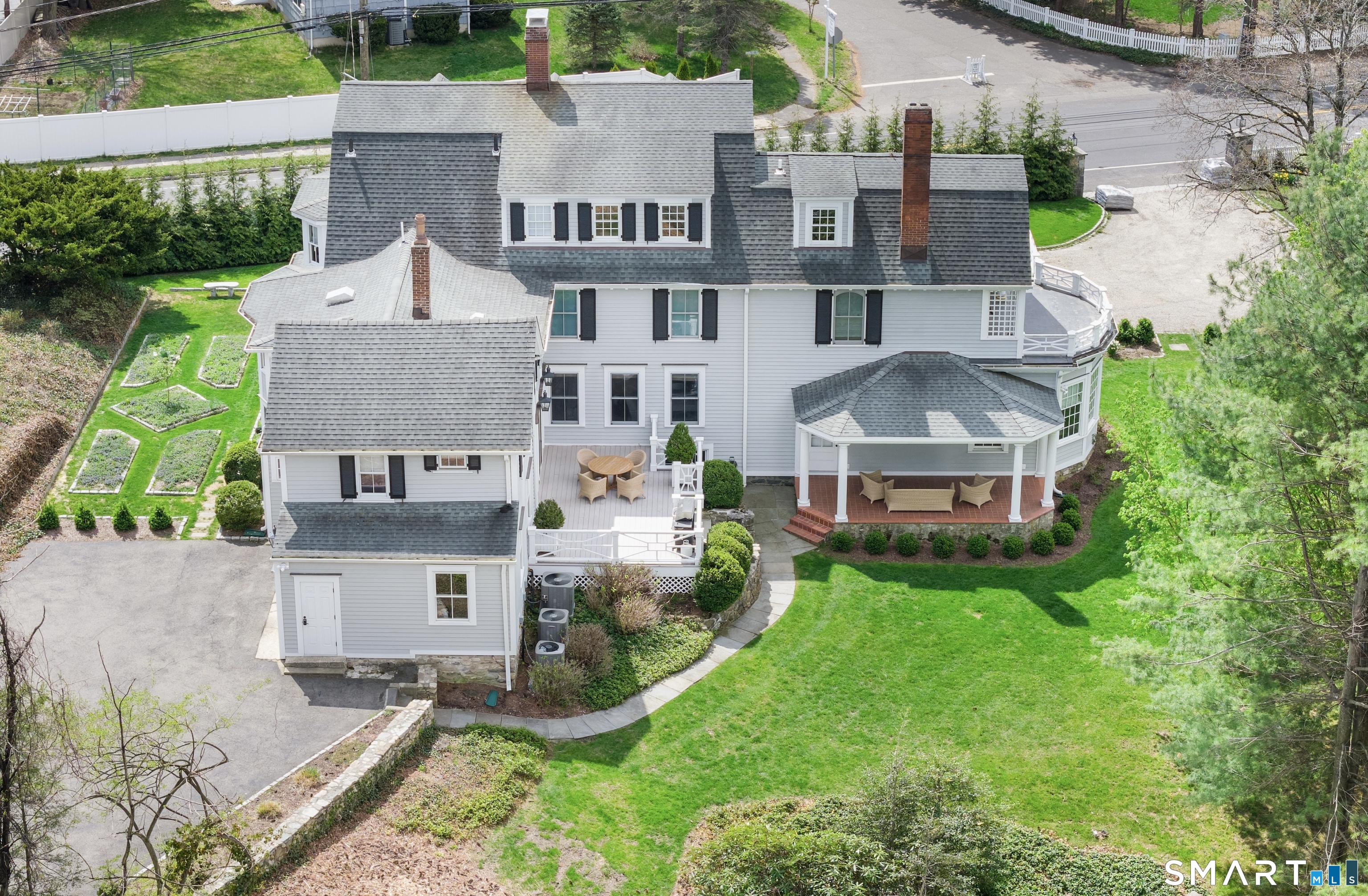 5 Middlesex Road Darien, CT 06820 - Photo 4 of 38