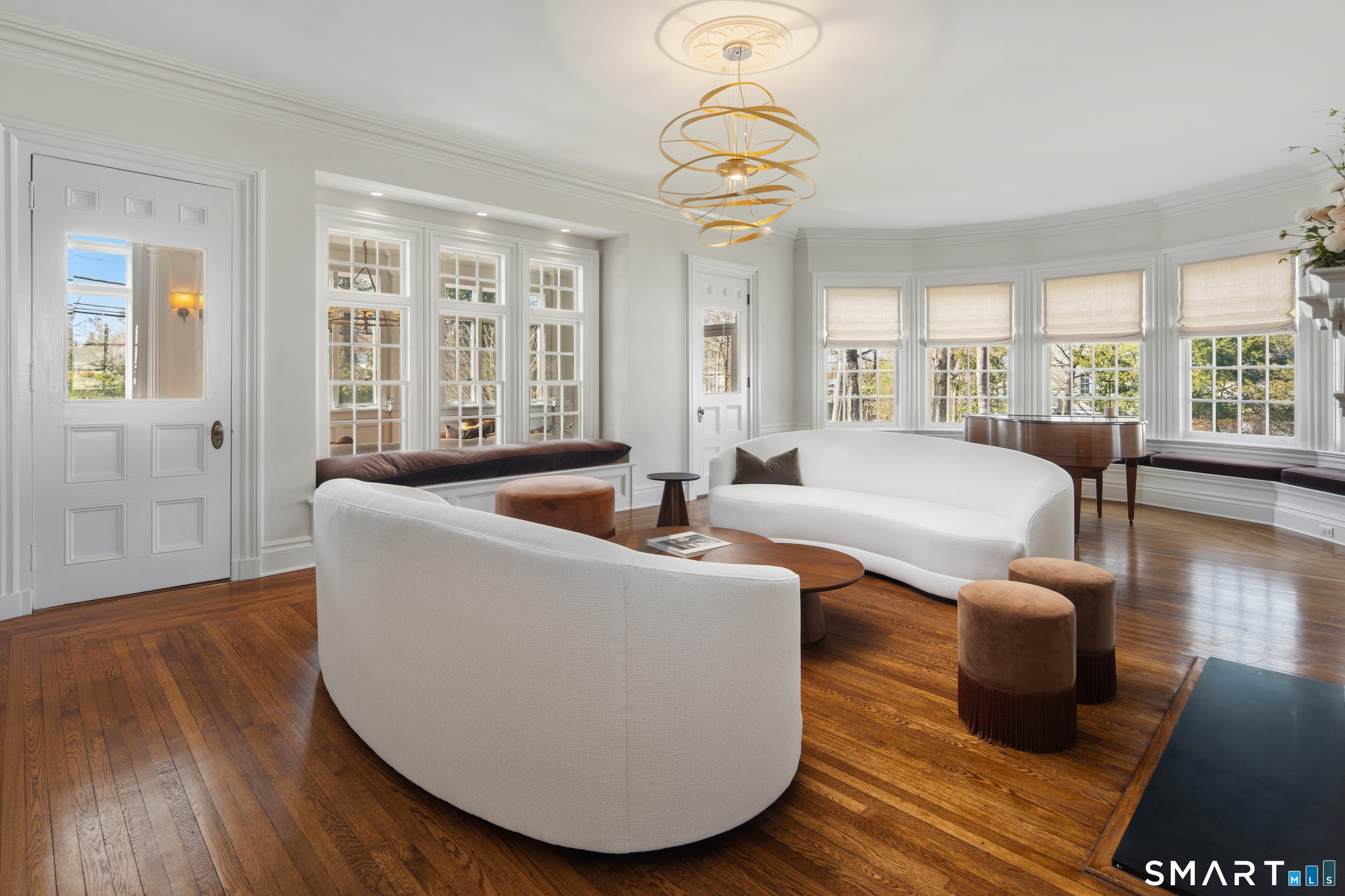 5 Middlesex Road Darien, CT 06820 - Photo 6 of 33 12 ft ceiling, bow window, window seat. Opens to garden room