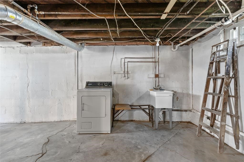 5 Davis Street Binghamton, NY 13905 - Photo 6 of 23