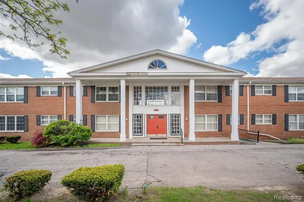 $55,000 | 25301 Five Mile Road, Unit 227, Redford, MI 48239
