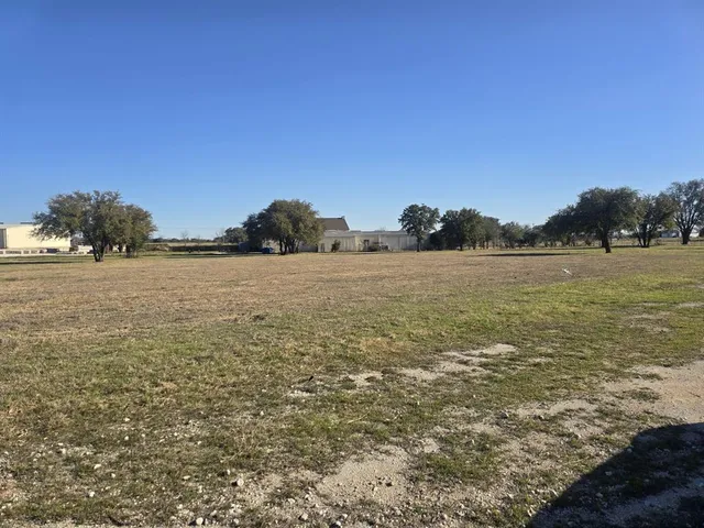 $888,000 | 277 Deer Shadow Circle, Whitney, TX 76692