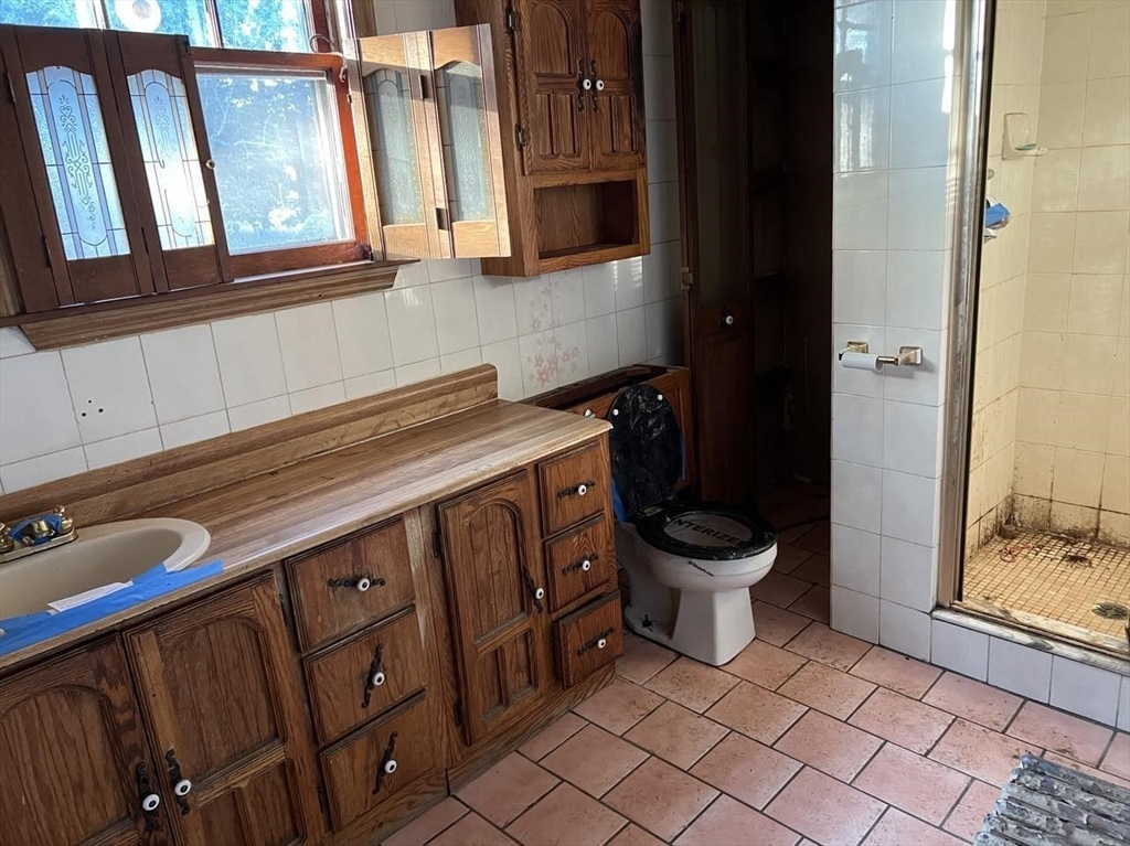 1276 Page Boulevard Springfield, MA 01104 - Photo 3 of 12 Gallery Image 3