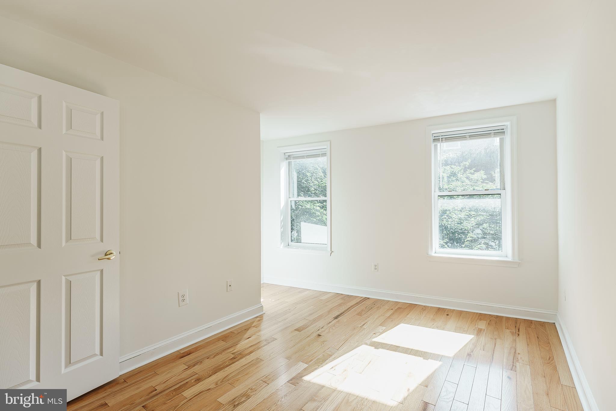 904 South 6th Street Philadelphia, PA 19147 - Photo 12 of 22