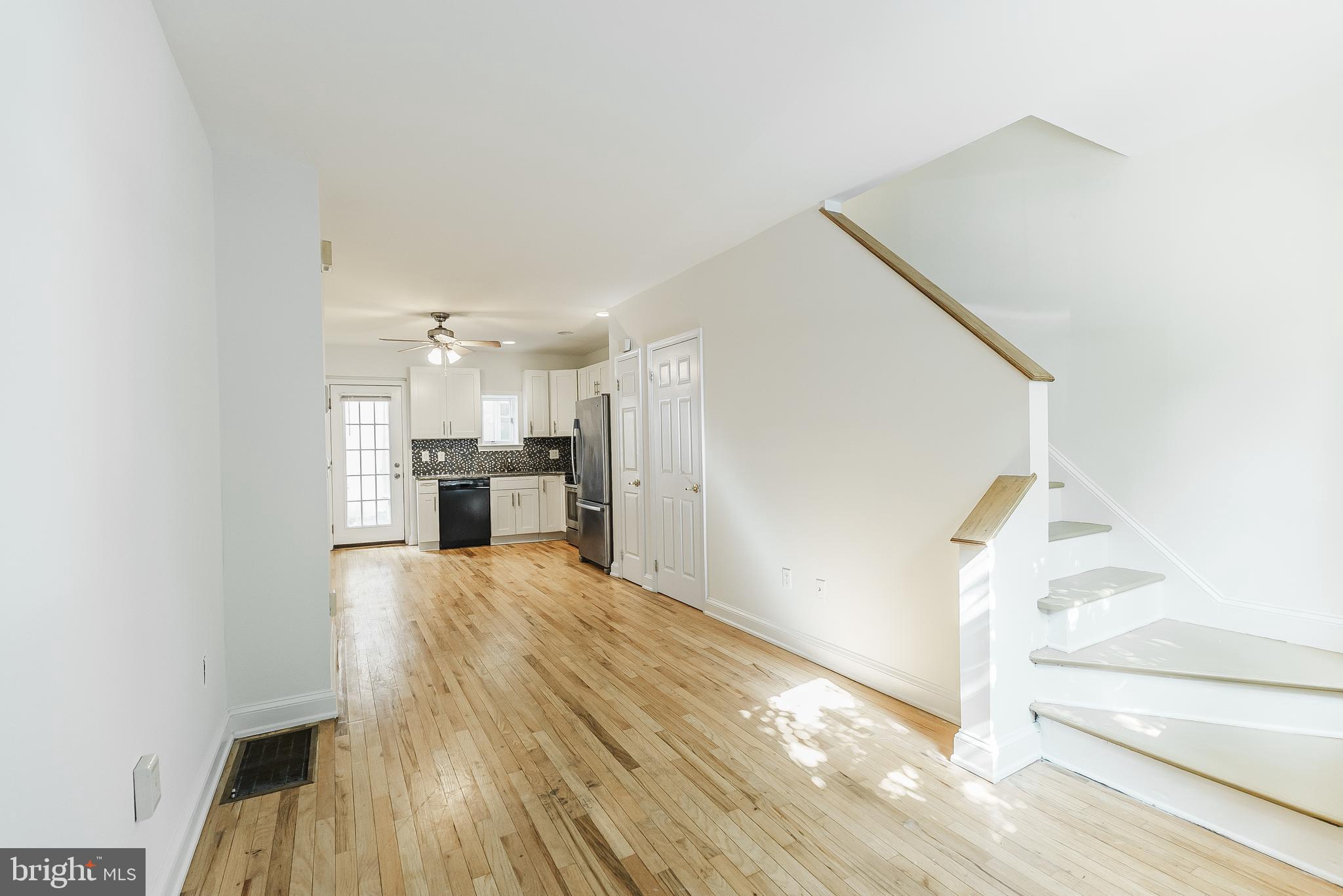 904 South 6th Street Philadelphia, PA 19147 - Photo 2 of 22