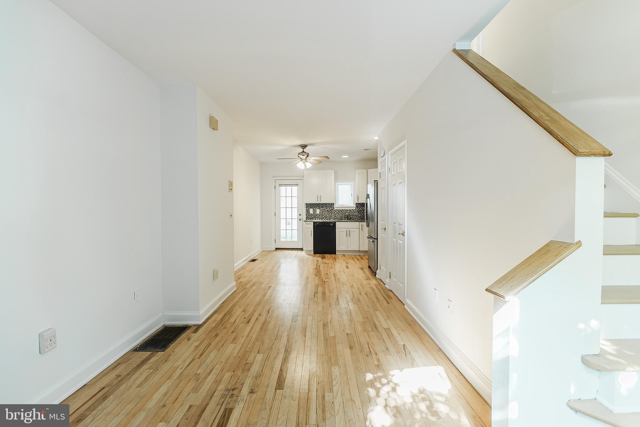 904 South 6th Street Philadelphia, PA 19147 - Photo 4 of 22