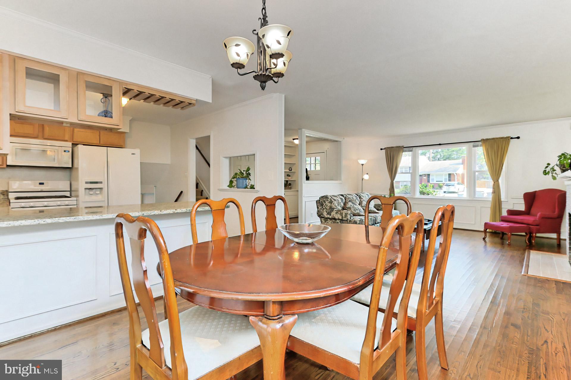 8139 Drayton Lane Springfield, VA 22151 - Photo 11 of 44 Dining Room with Breakfast Bar