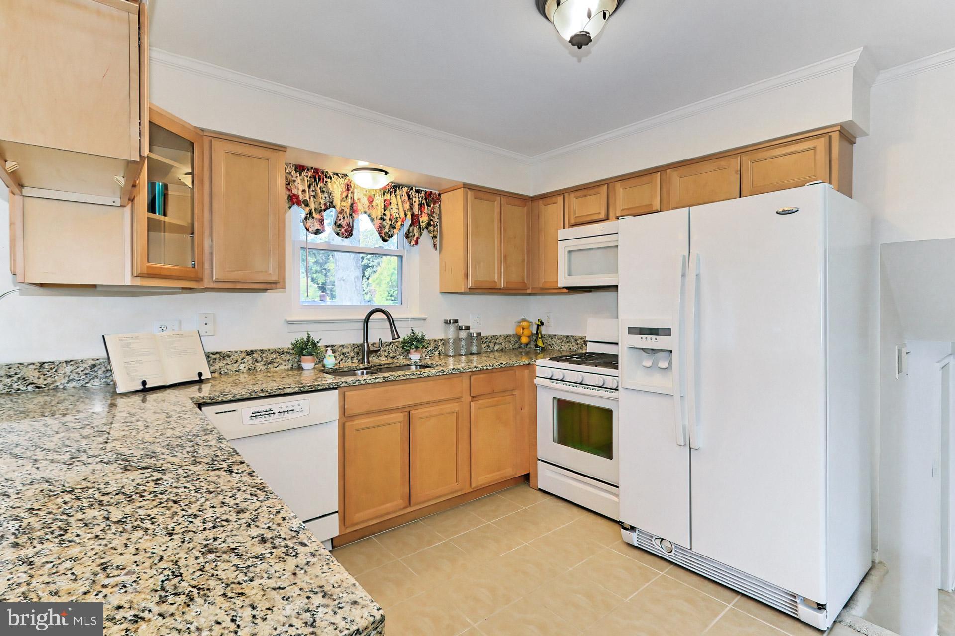 8139 Drayton Lane Springfield, VA 22151 - Photo 12 of 44 New Granite Counters