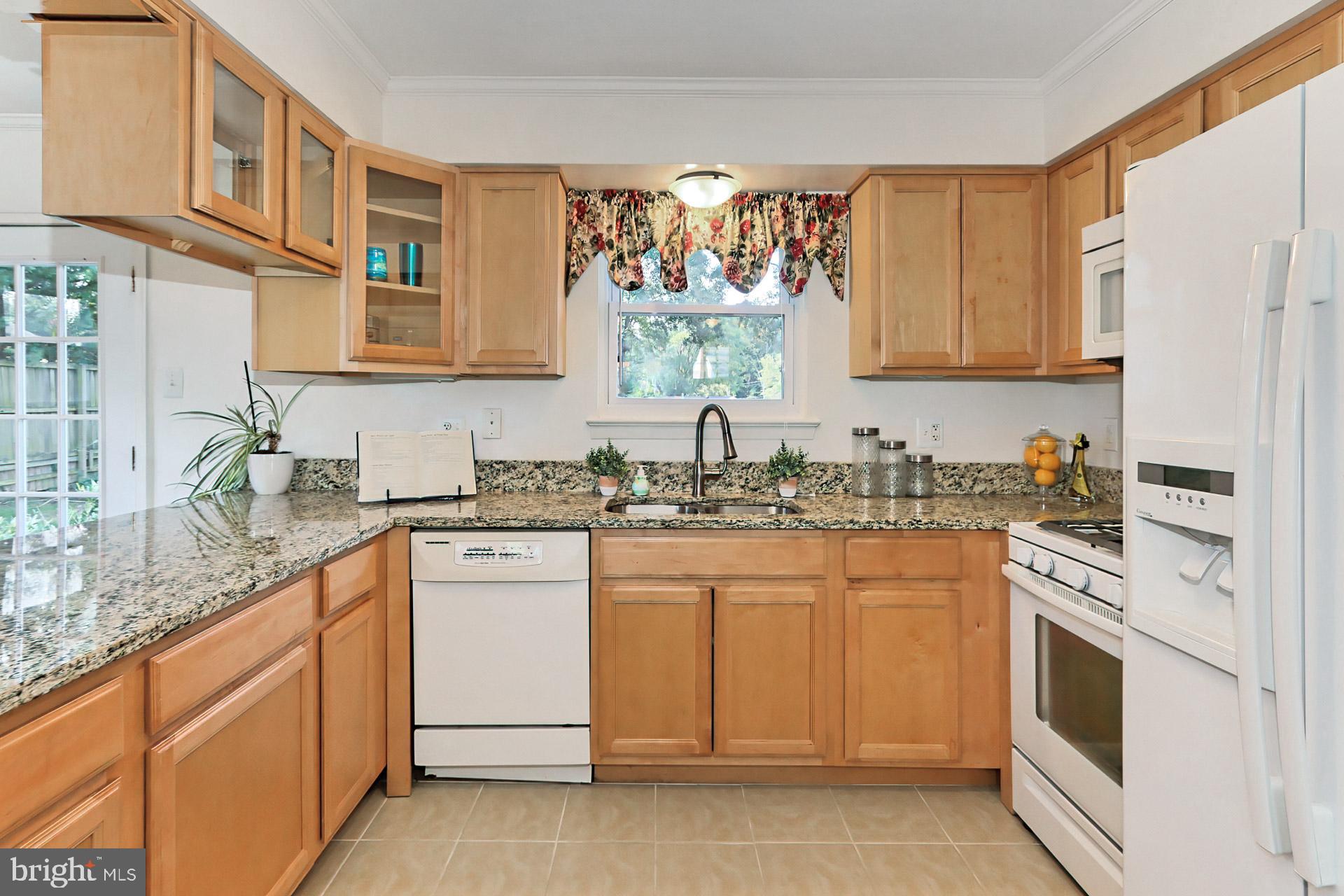 8139 Drayton Lane Springfield, VA 22151 - Photo 13 of 44 Kitchen with Ceramic Flooring