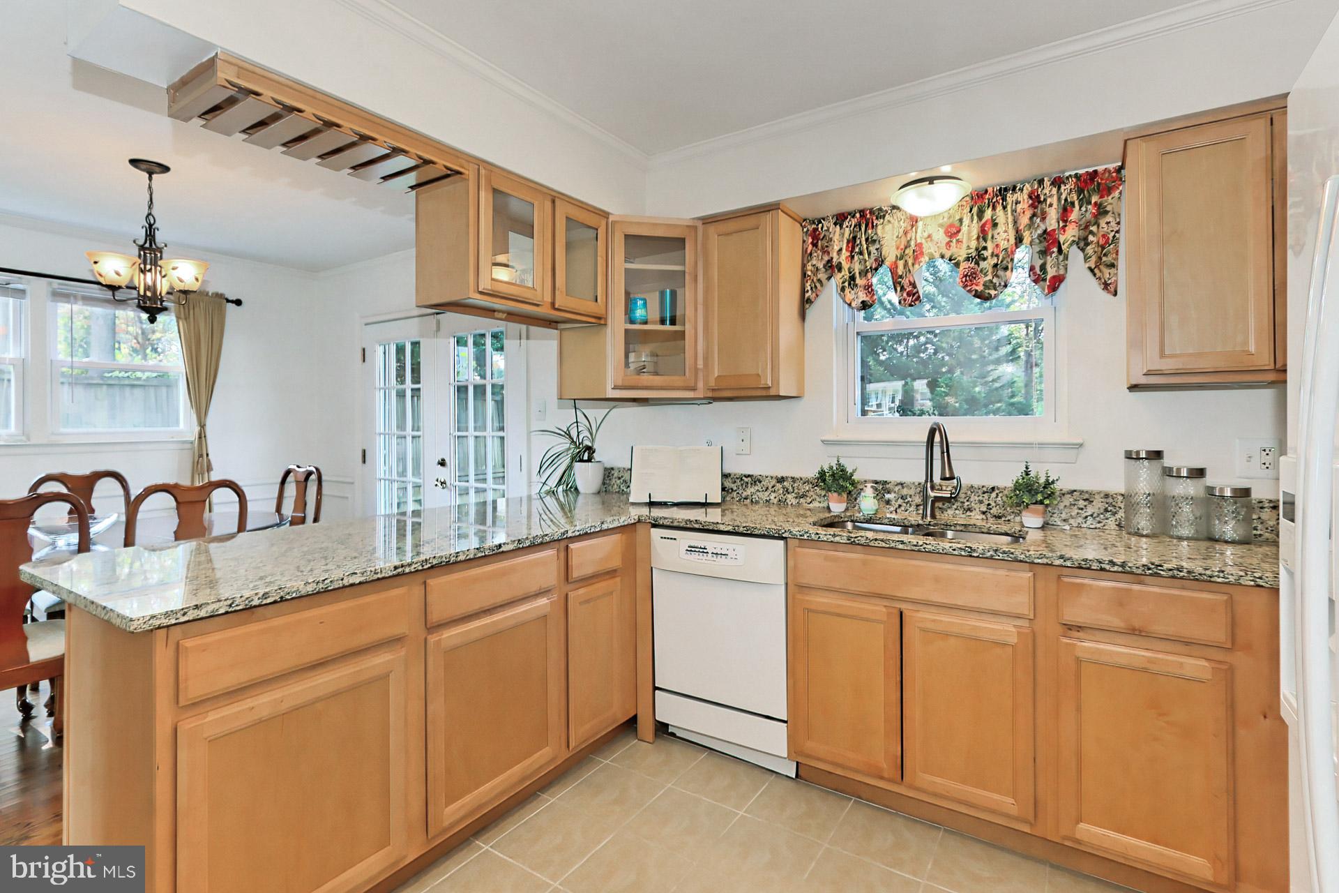 8139 Drayton Lane Springfield, VA 22151 - Photo 14 of 44 Kitchen