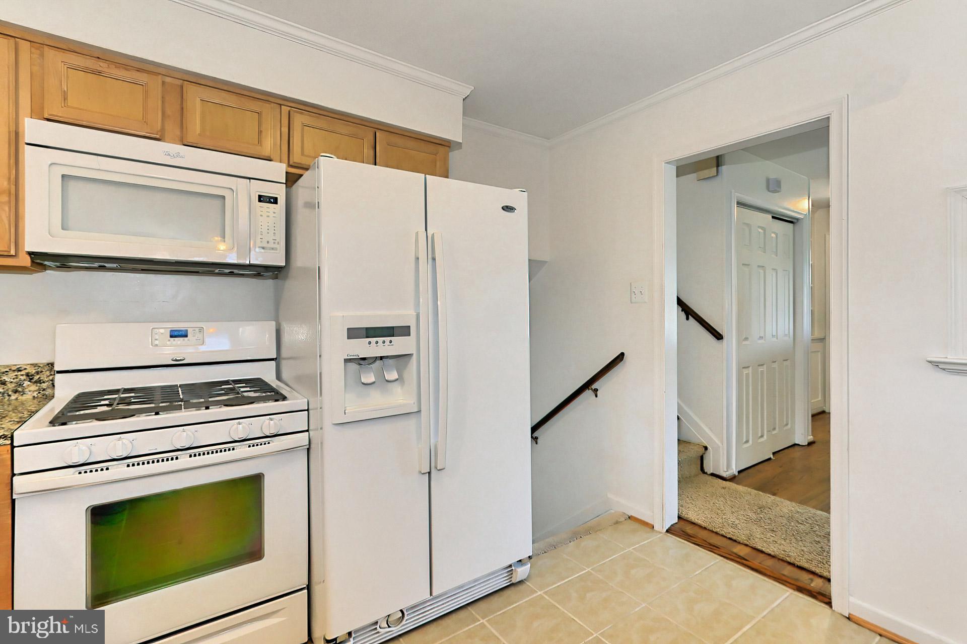 8139 Drayton Lane Springfield, VA 22151 - Photo 17 of 44 Kitchen with Access to Lower Level