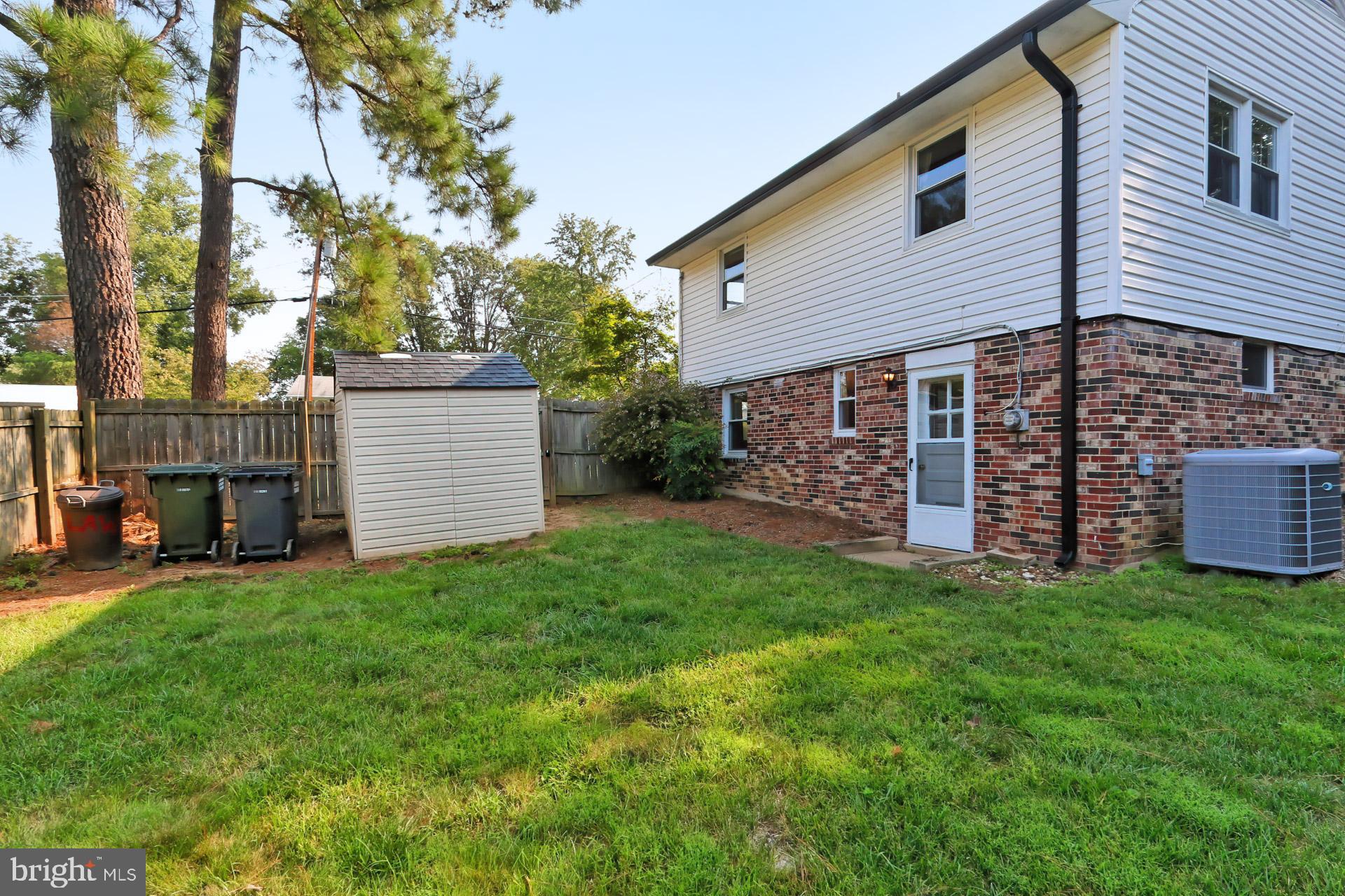 8139 Drayton Lane Springfield, VA 22151 - Photo 39 of 44 Left Side Yard with Shed & LL Access