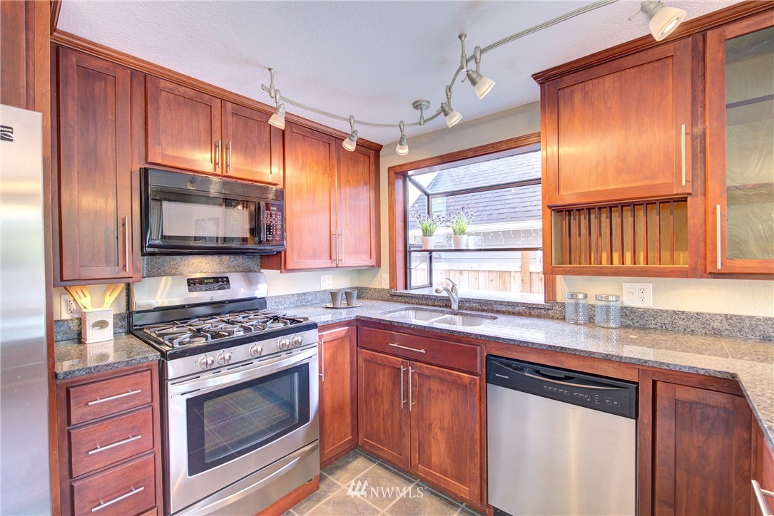 22606 13th Place West Bothell, WA 98021 - Photo 5 of 21