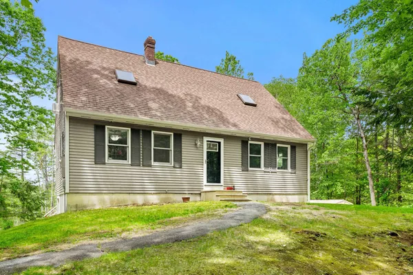 $500,000 | 9 Pond View Road, Weare, NH 03281