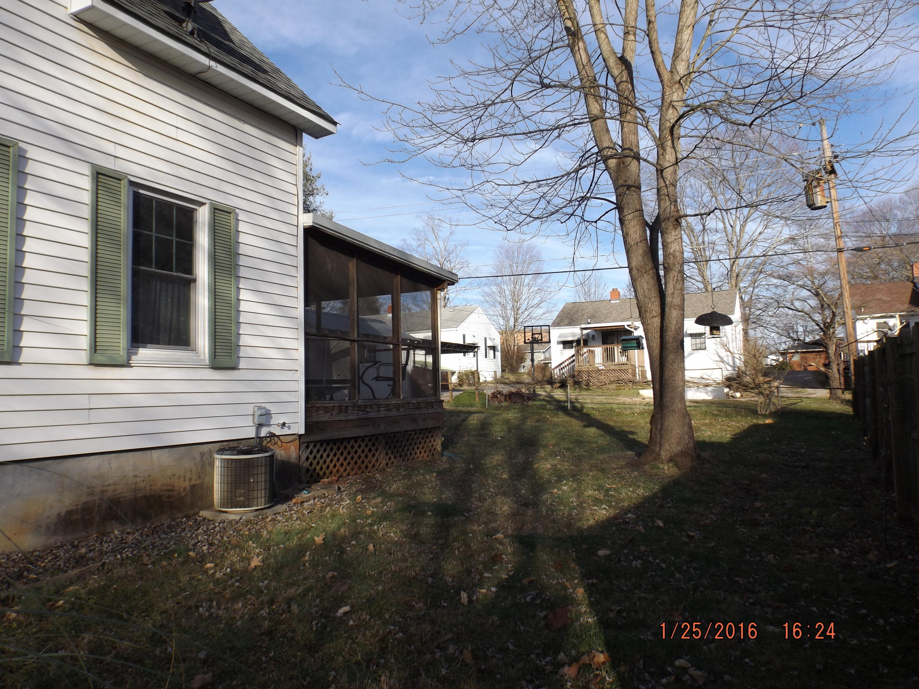 1324 Remsen Street Alcoa, TN 37701 - Photo 2 of 34 005