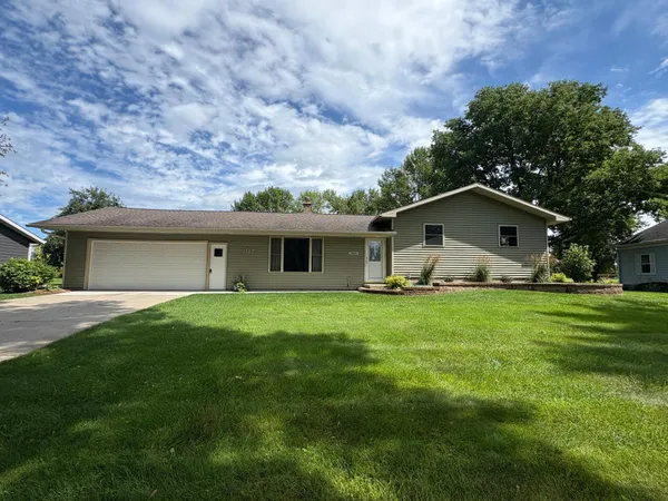 $325,000 | 907 10th Street South, Benson, MN 56215