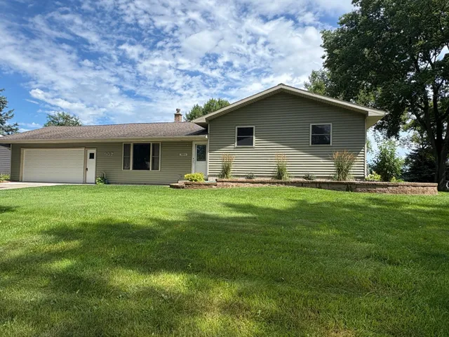 $325,000 | 907 10th Street South, Benson, MN 56215