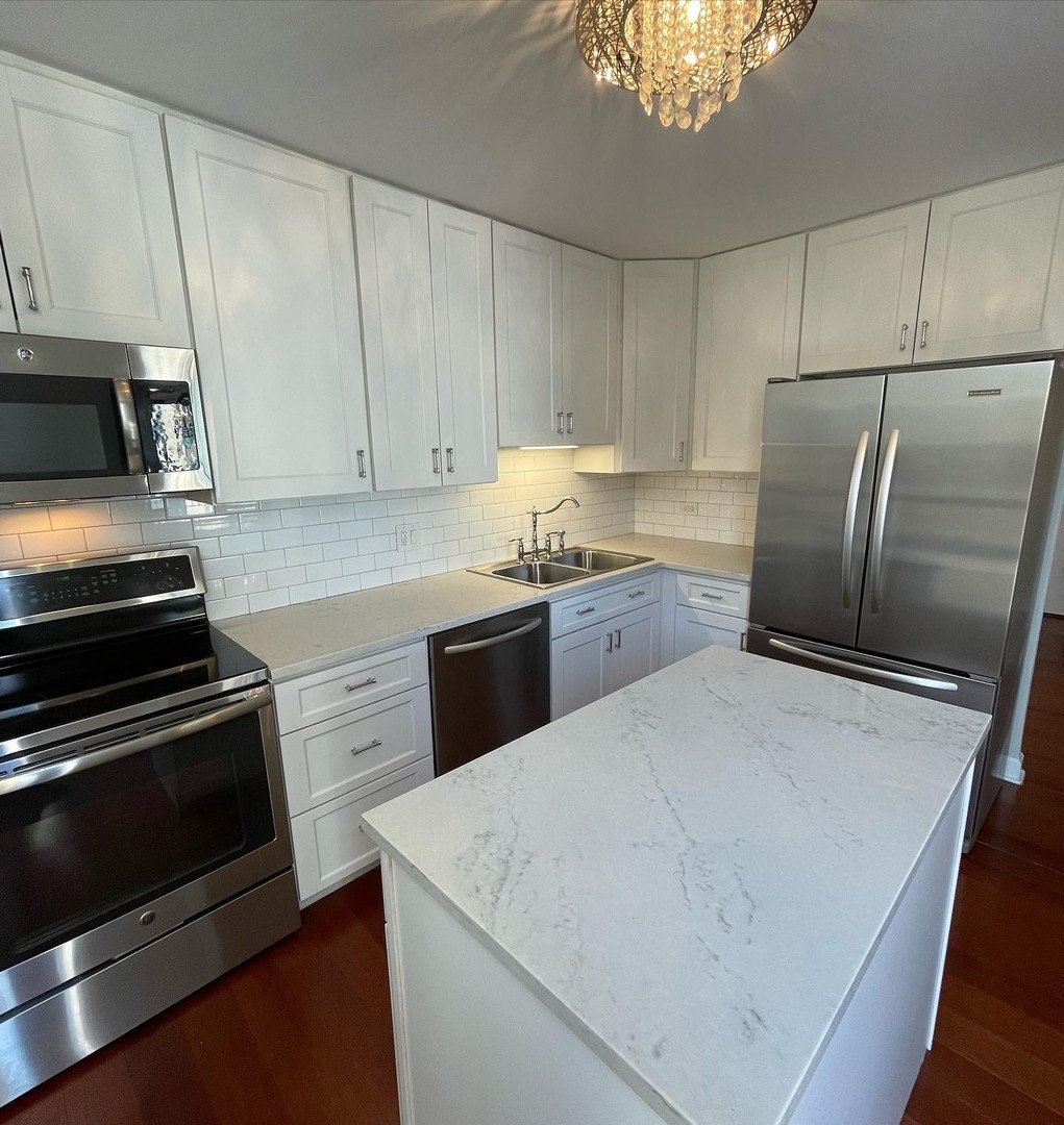 3150 North Sheridan Road, Unit 7C Chicago, IL 60657 - Photo 7 of 12